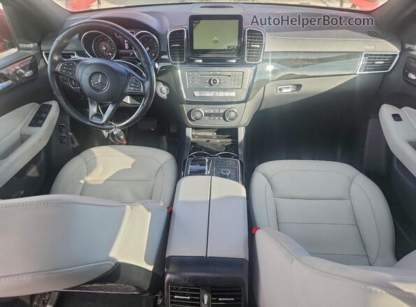4JGDF6EE3KB235700 2019 MERCEDES-BENZ GLS Красный Вид панели приборов