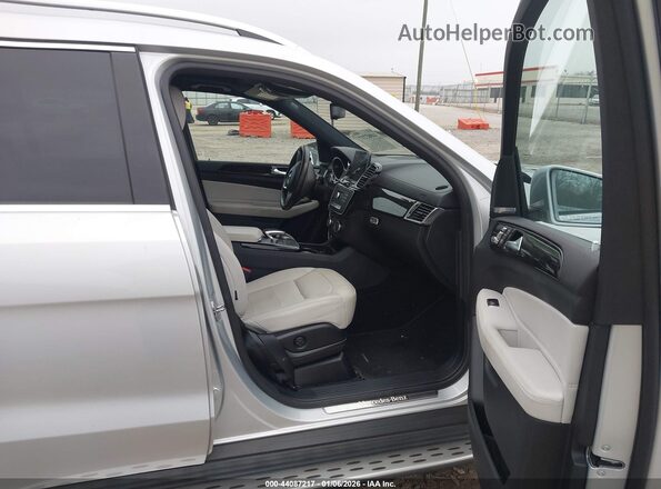 4JGDF6EE7KB238650 2019 MERCEDES-BENZ GLS 450 Silver წინა სალონის ხედი