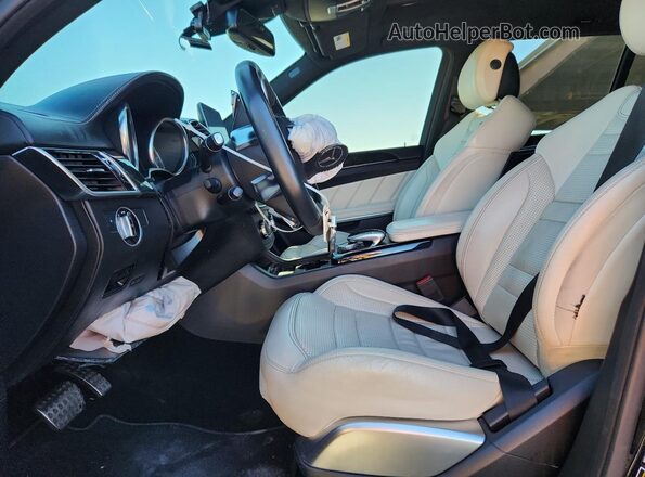 4JGDF7FE2JB020148 2018 MERCEDES-BENZ GLS Black Front interior view