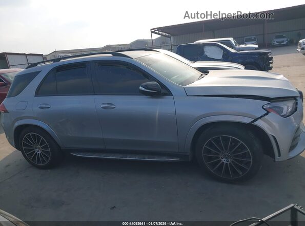 4JGFB4KB6NA823667 2022 MERCEDES-BENZ GLE 350 Silver Widok wnętrza z tyłu