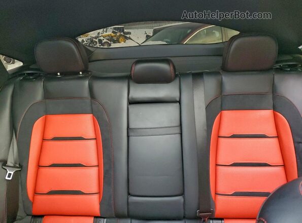 4JGFD8KB9SB318777 2025 MERCEDES-BENZ GLE Black Widok tylnych siedzeń