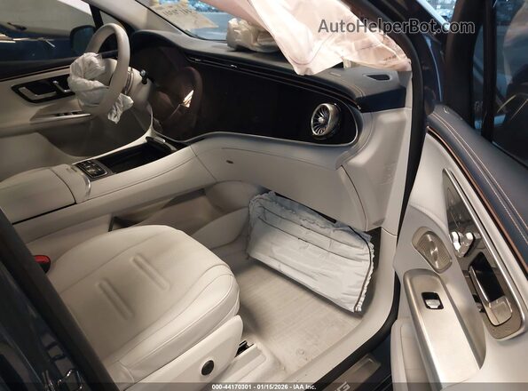 4JGGM5DB4RA037468 2024 MERCEDES-BENZ AMG Синий Вид салона спереди