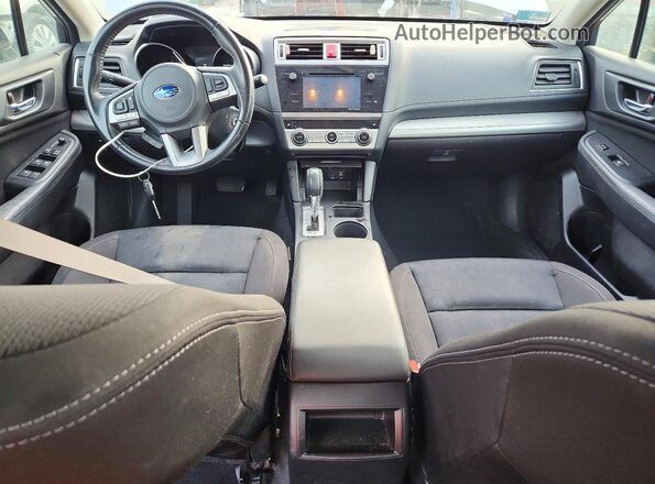 4S3BNAC63H3059263 2017 SUBARU LEGACY Серебряный Вид панели приборов