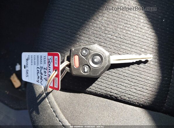 4S3BNAC65H3019671 2017 SUBARU LEGACY Серебряный Вид панели приборов