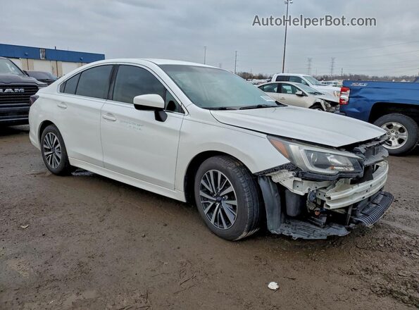 4S3BNAC68J3003017 2018 SUBARU LEGACY Белый Передняя правая четверть