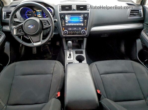 4S3BNAC68J3003017 2018 SUBARU LEGACY Белый Вид панели приборов