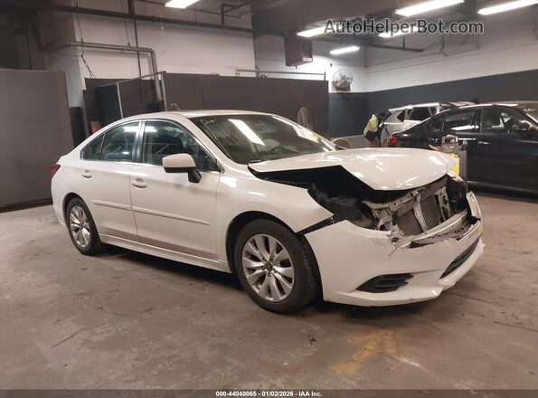 4S3BNAD65H3040051 2017 SUBARU LEGACY Белый Передняя правая четверть