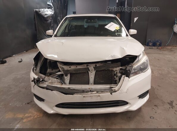 4S3BNAD65H3040051 2017 SUBARU LEGACY Белый Вид задней части салона