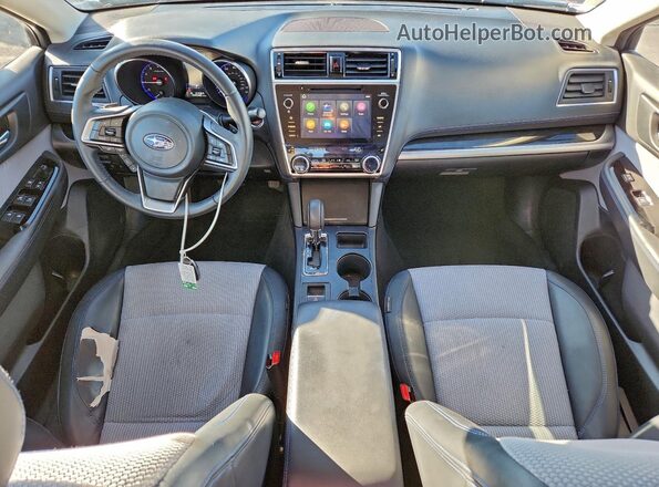 4S3BNAR60K3026932 2019 SUBARU LEGACY Серебряный Вид панели приборов