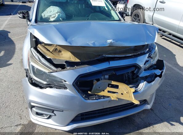 4S3BNAS65J3037207 2018 SUBARU LEGACY Серебряный Вид спереди