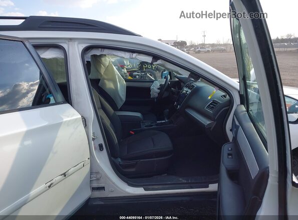 4S4BSAFC0K3363809 2019 SUBARU OUTBACK White Vista interior delantera