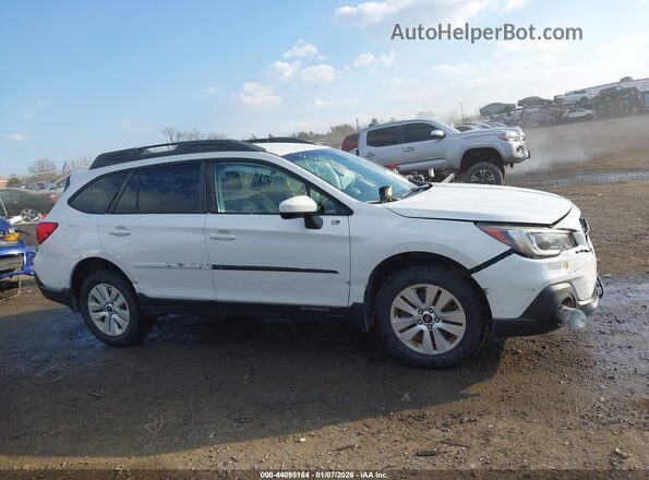 4S4BSAFC0K3363809 2019 SUBARU OUTBACK White Vista interior trasera