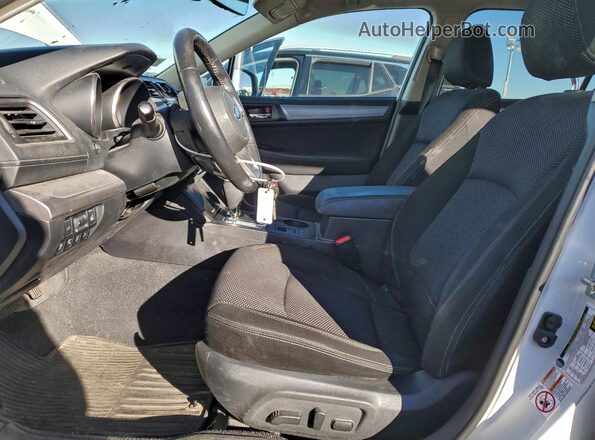 4S4BSAFC6J3260988 2018 SUBARU OUTBACK Белый Вид салона спереди