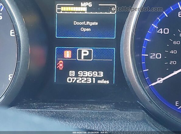 4S4BSAKC5J3365401 2018 SUBARU OUTBACK Серебряный 