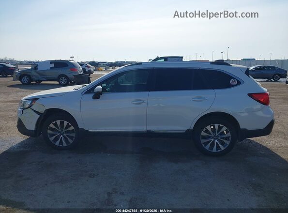 4S4BSATC5J3208482 2018 SUBARU OUTBACK Белый Панорамный вид салона 360°