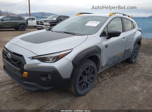 4S4GUHU67T3710320 2026 SUBARU CROSSTREK Серебряный Передняя левая четверть