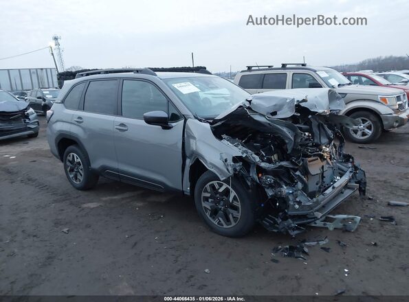 4S4SLDB63T3024056 2026 SUBARU FORESTER Серый Передняя правая четверть