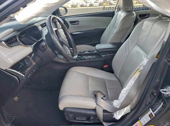 4T1BD1EB3JU061605 2018 TOYOTA AVALON Серый Вид салона спереди