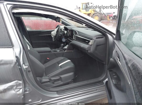 4T1DAACK2TU655061 2026 TOYOTA CAMRY Gray Widok wnętrza z przodu