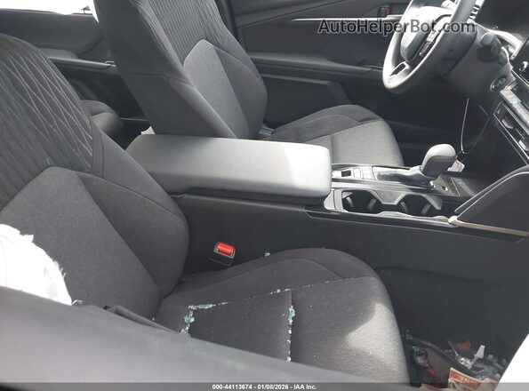 4T1DAACK4TU210630 2026 TOYOTA LE Серебряный Вид салона спереди