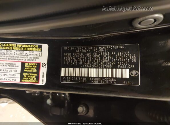 4T1DAACK4TU657880 2026 TOYOTA CAMRY Black Widok komory silnika