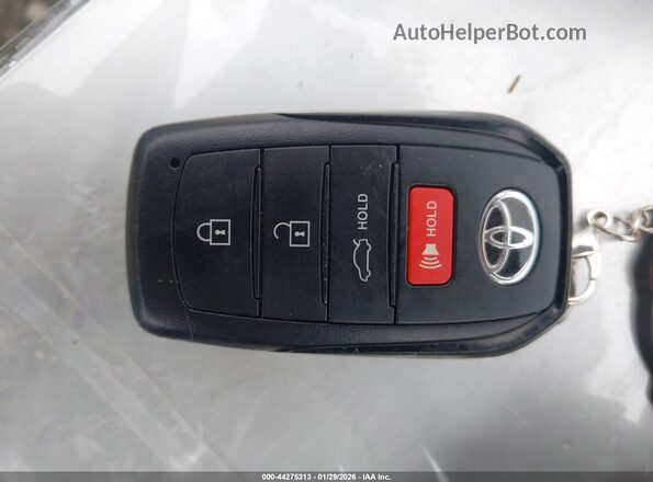 4T1DAACK6TU676902 2026 TOYOTA LE Silver Vista del salpicadero
