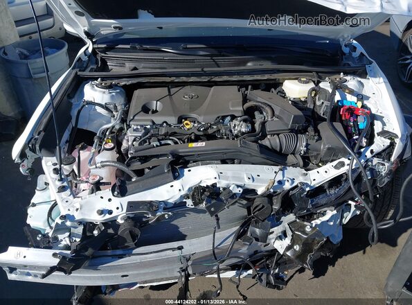 4T1DAACK9SU631256 2025 TOYOTA CAMRY White Հետևի տեսք