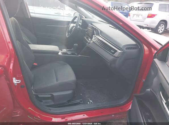 4T1DBADK1TU037533 2026 TOYOTA LE Красный Вид салона спереди