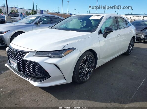 4T1HZ1FB3NU072801 2022 TOYOTA AVALON Белый Передняя левая четверть