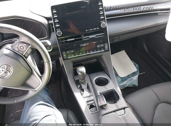 4T1HZ1FB3NU072801 2022 TOYOTA AVALON Белый Вид панели приборов