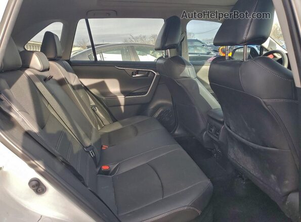 4T3D6RFV2NU075700 2022 TOYOTA LIMITED White Rear interior view