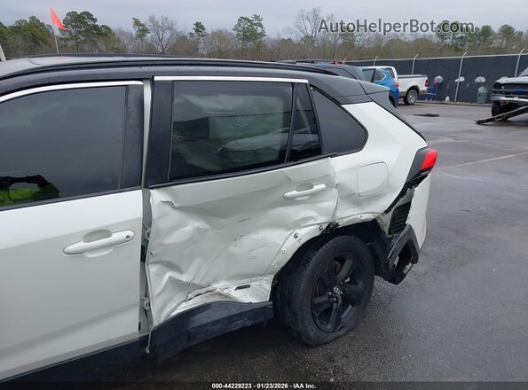 4T3E6RFV8LU004583 2020 TOYOTA RAV4 HYBRID White Front view