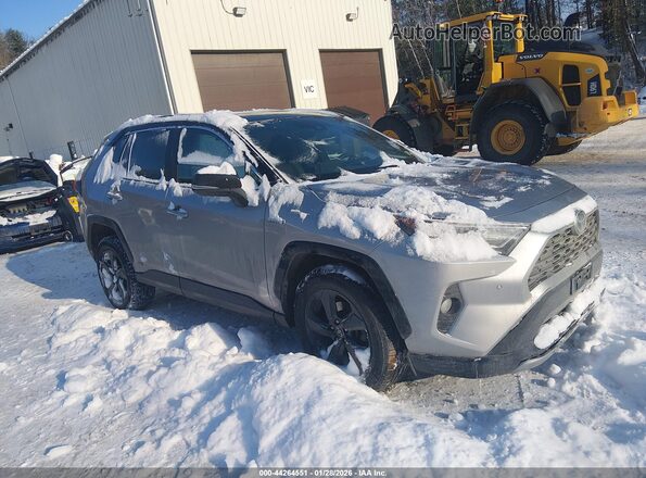 4T3E6RFV9MU060968 2021 TOYOTA RAV4 HYBRID Silver Przód prawy