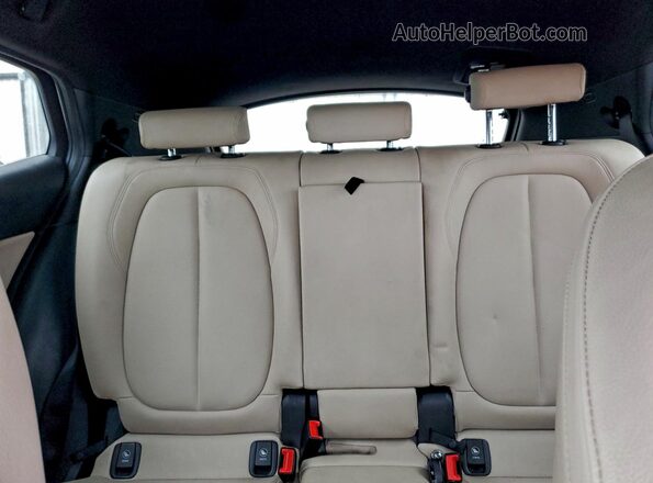 WBXYH9C07N5U29256 2022 BMW X2 White Widok wnętrza z tyłu