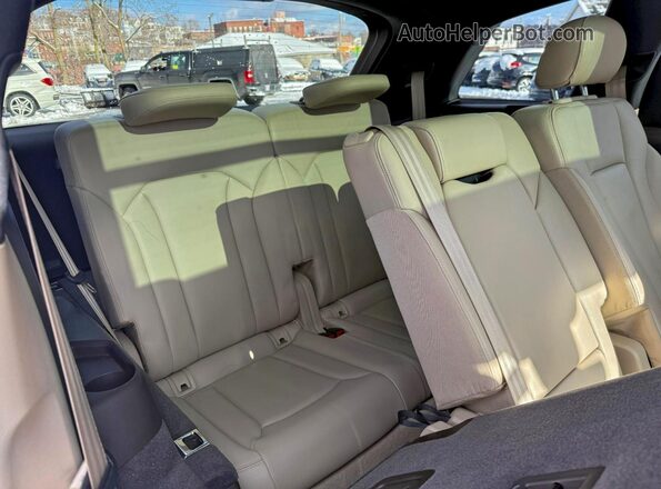 WA1LAAF76JD026093 2018 AUDI Q7 Белый Вид сзади