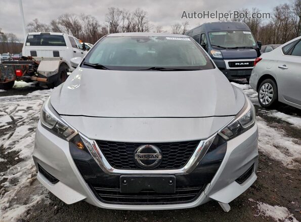 3N1CN8EV7LL853829 2020 NISSAN VERSA Серебряный Вид сзади