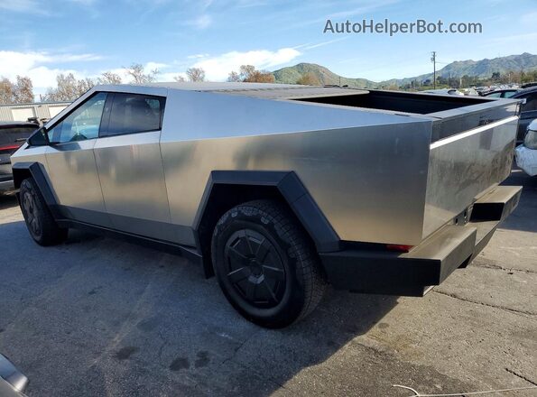 7G2CEHED7RA033076 2024 TESLA CYBERTRUCK Серебряный Задняя правая четверть