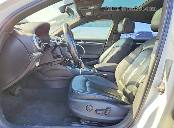 WAUAUGFF0J1031237 2018 AUDI OTHER White Vista del salpicadero