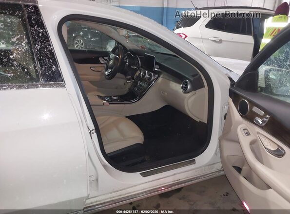 55SWF4JB0HU219553 2017 MERCEDES-BENZ C-CLASS White წინა სალონის ხედი