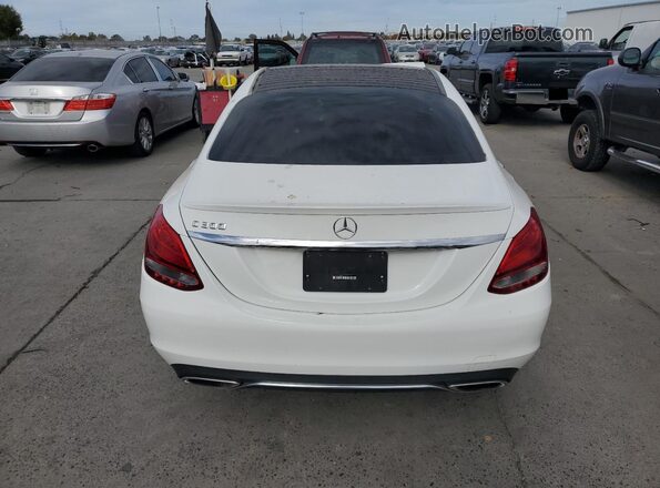 55SWF4KB3GU142173 2016 MERCEDES-BENZ C White უკანა ხედი