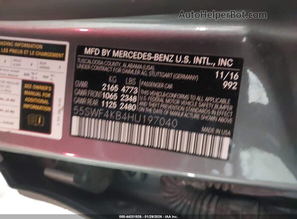 55SWF4KB4HU197040 2017 MERCEDES-BENZ C-CLASS Silver Vista del compartimento del motor