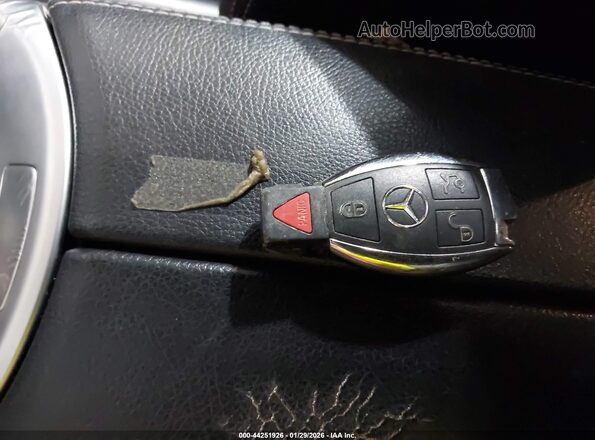 55SWF4KB4HU197040 2017 MERCEDES-BENZ C-CLASS Silver Vista del salpicadero