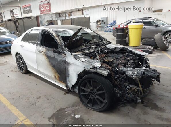 55SWF6EB5JU238269 2018 MERCEDES-BENZ AMG C 43 White Przód prawy