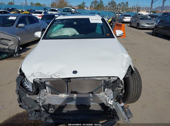55SWF8DB2KU288660 2019 MERCEDES-BENZ C-CLASS White Widok wnętrza z tyłu