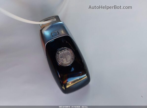 55SWF8DB2KU288660 2019 MERCEDES-BENZ C-CLASS White Widok deski rozdzielczej