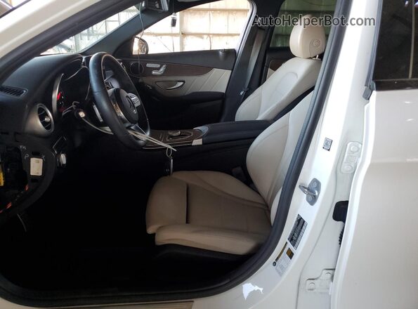 55SWF8DB3KU313176 2019 MERCEDES-BENZ C Белый Вид салона спереди