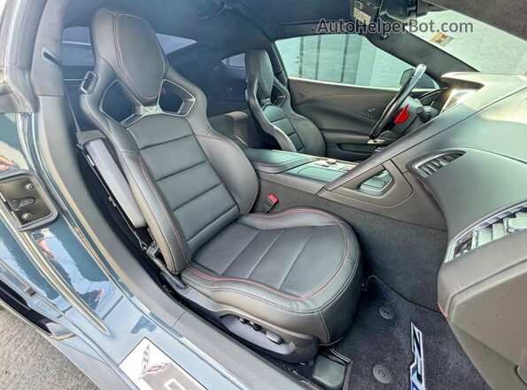 1G1Y52D97K5802374 2019 CHEVROLET CORVETTE Синий Вид салона спереди
