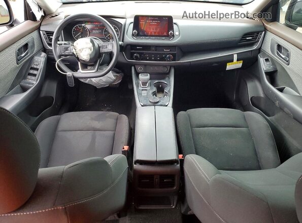 5N1BT3AB9PC944174 2023 NISSAN ROGUE Черный Вид щитка приборов