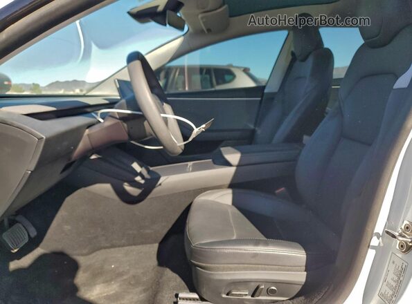 5YJ3E1EA7RF732484 2024 TESLA MODEL Белый Вид панели приборов