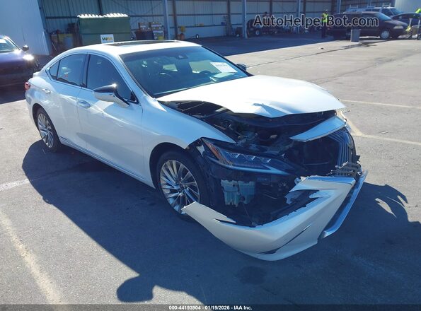 58AB21B13KU002128 2019 LEXUS ES 300H Белый Передняя правая четверть
